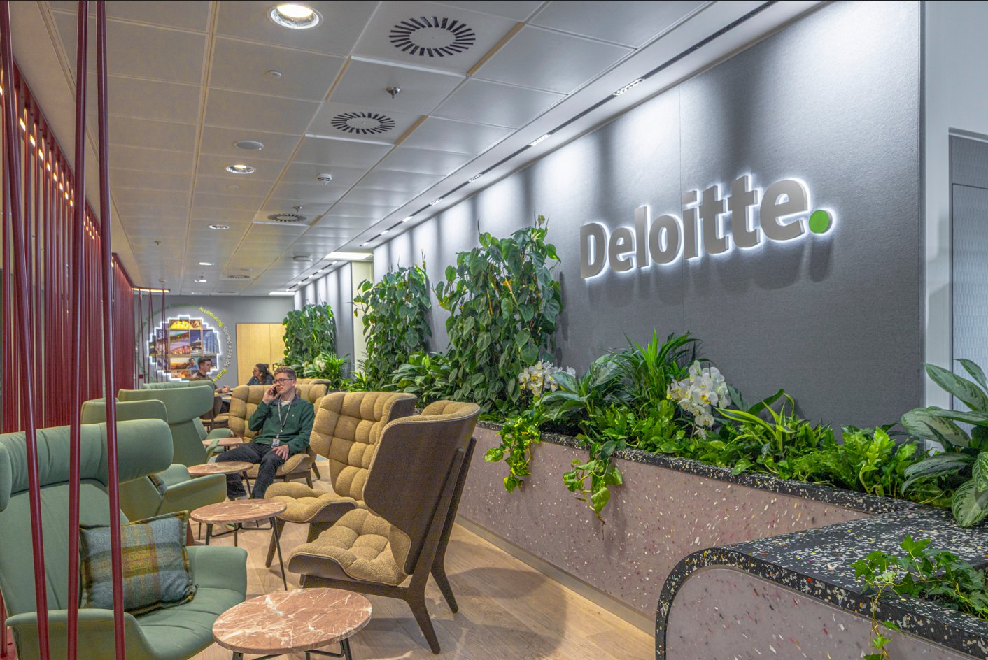 Deloitte UK ontslaat 250 medewerkers wegens onderprestatie