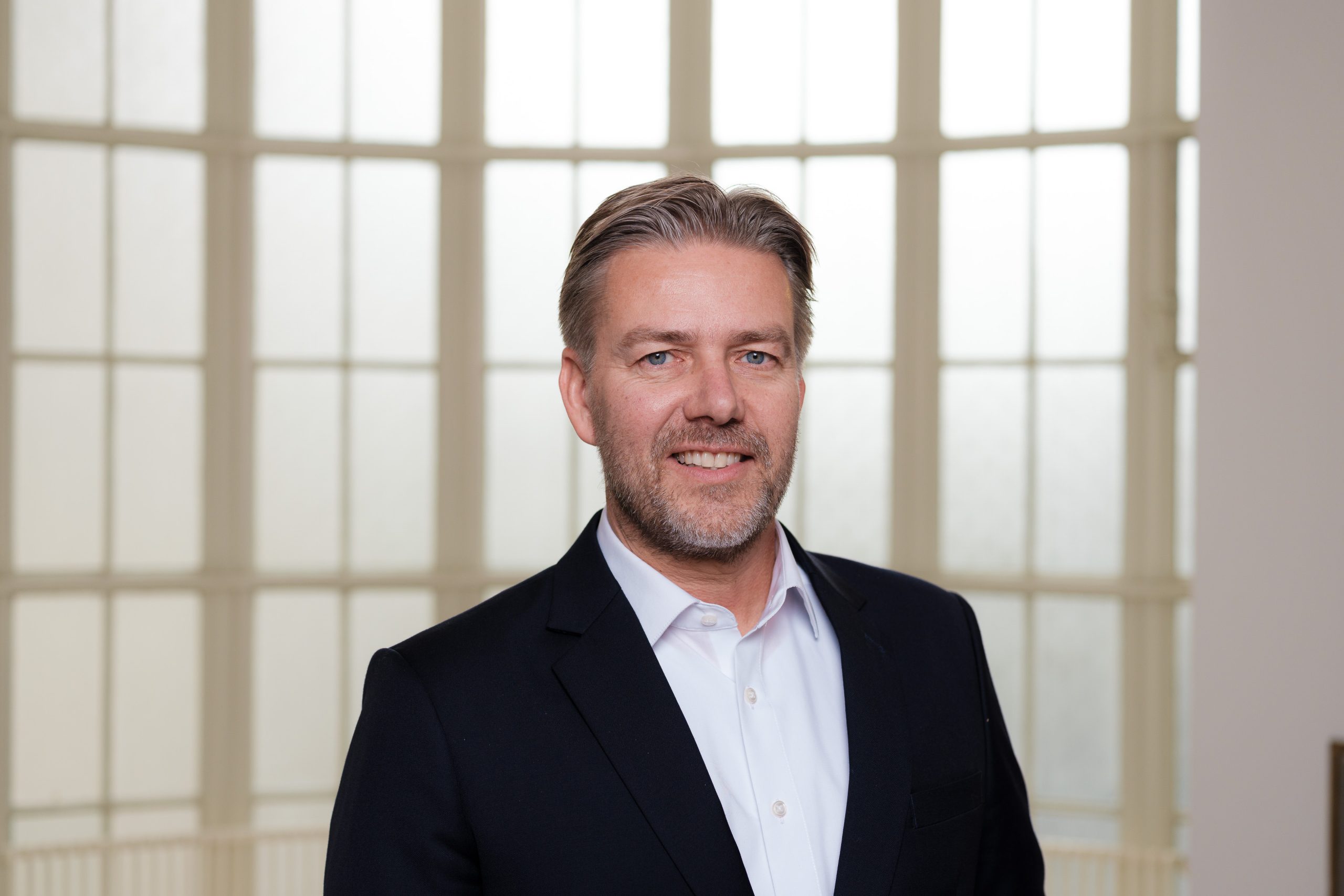 Auke de Bos (EY) benoemd tot Ridder in de Orde van Oranje-Nassau ...